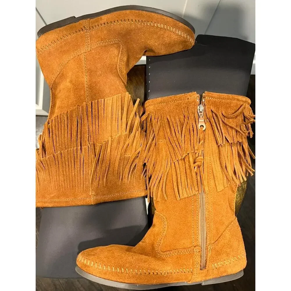 Minnetonka Three Layer Fringe Calf High Boots in Light Brown in Size 10
